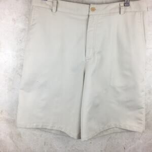 Nike Golf  FIT DRY Cream  Shorts  Men's Size 34